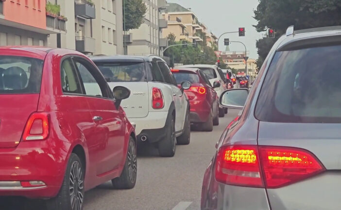 Auto, a giugno il mercato dell'usato torna in positivo