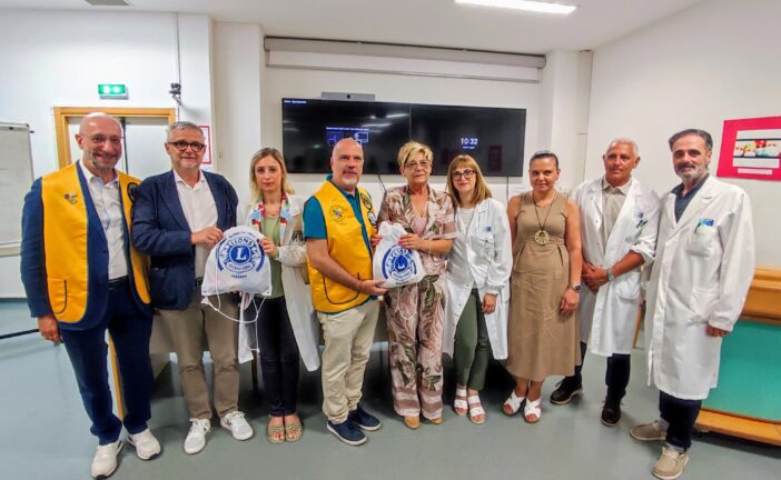 I Lions Club toscani donano a Nottola un kit per le vittime di violenza