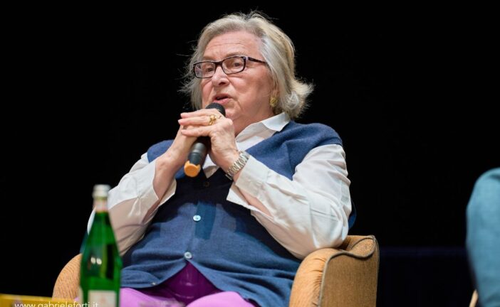 Adele Grisendi presenta a La Terrazza il suo libro “La figlia di Nora”