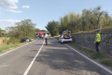 Rallentamenti sulla Cassia per un’auto fuori strada