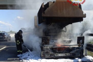 Vigili del fuoco di Siena e Montepulciano in azione in A1