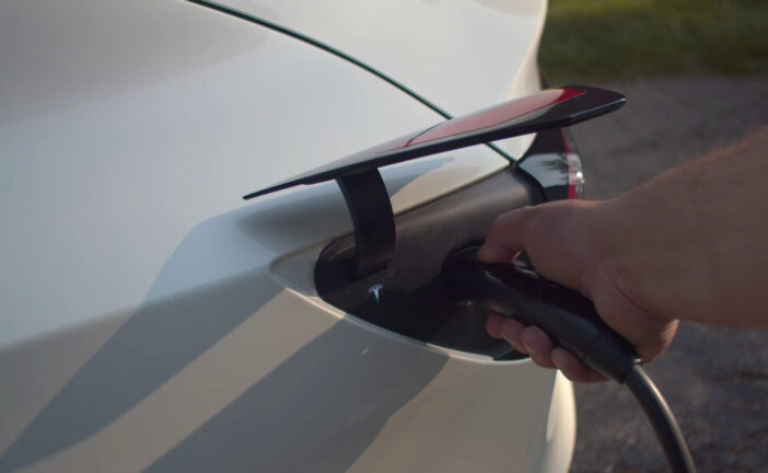 Le auto elettriche non piacciono agli italiani