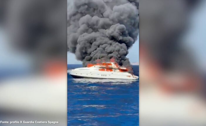 Spagna, incendio distrugge uno yacht al largo di Formentera
