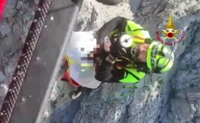 Soccorsi due escursionisti bloccati sulla Cengia di Trevisani