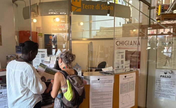 Ufficio turistico: servizi attivi con tour operator e agenzie