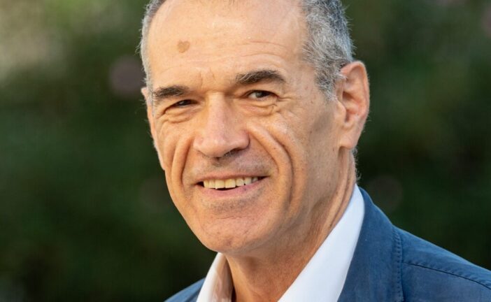 Carlo Cottarelli torna a Siena per presentare il suo libro “Senza giri di parole”