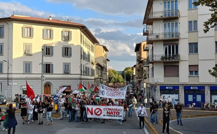 Il Comitato Lavoratori Scuola Siena contro la militarizzazione della scuola