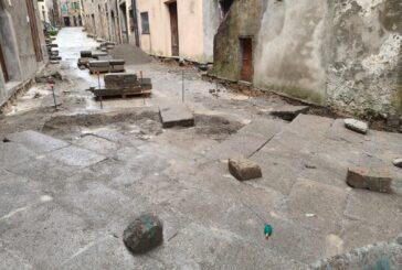 Piancastagnaio: nuova pavimentazione in pietra nel centro storico