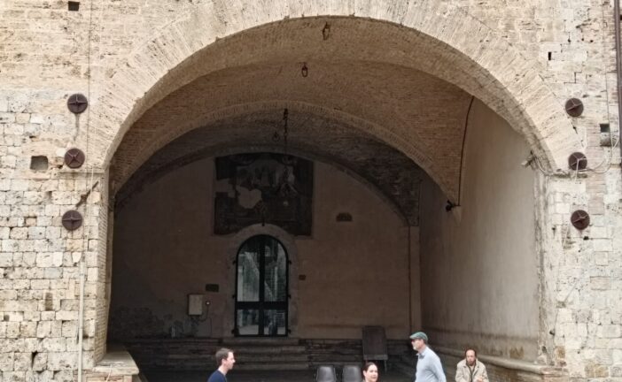 Nuova vita per lo spazio mercatale nella loggia del Teatro dei Leggieri