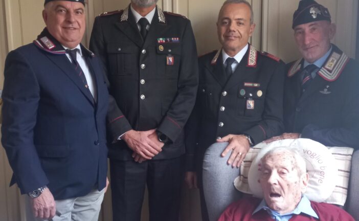 Il carabiniere Trinchera compie 100 anni: gli auguri dell’Arma