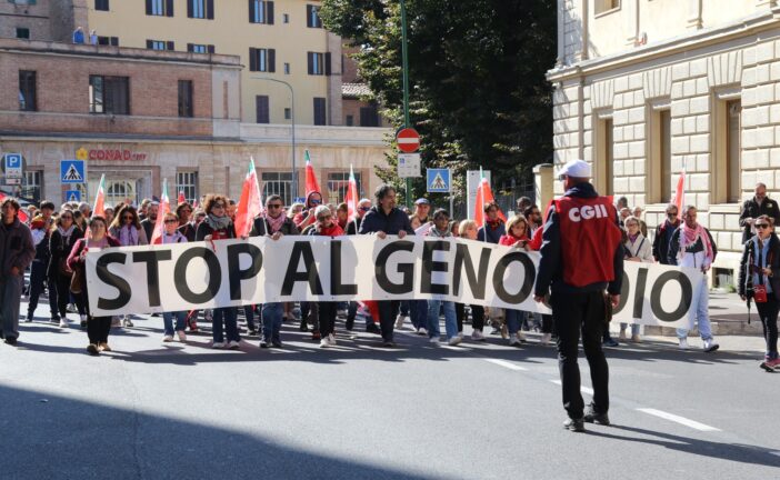Migliaia di persone in piazza a Siena per Gaza e Flotilla