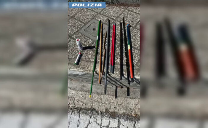 Roma, manifestazione pro Pal, sequestrate maschere e aste in metallo