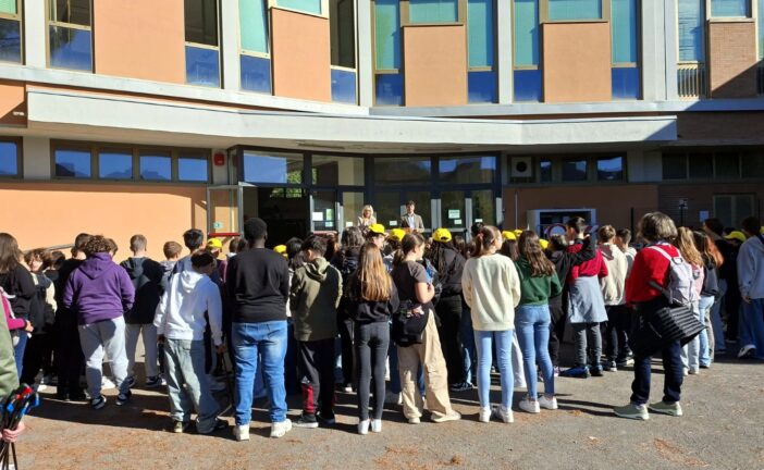Oltre 200 studenti e insegnanti per il secondo tempo di “Puliamo il Mondo”