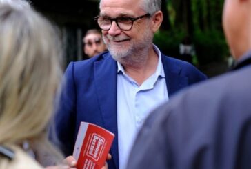 Un aperitivo con Simone Bezzini in Piazza Arnolfo 