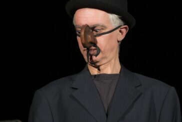 “Trash Test”, Andrea Cosentino gioca insieme al pubblico con l’IA