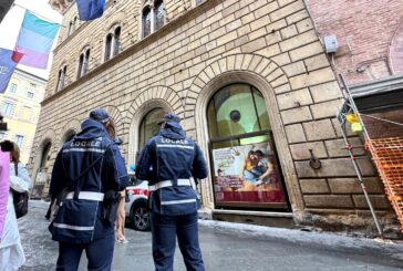 Nuova caduta di calcinacci in Banchi di Sopra