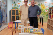 AVO dona libri alla Biblioteca del Dipartimento della Donna e dei bambini