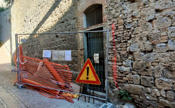 San Gimignano: lavori in corso per i nuovi bagni pubblici 