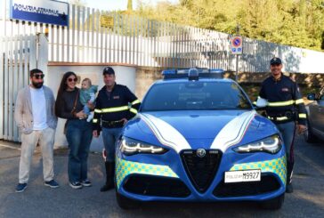 Siena: la Polizia Stradale salva un neonato privo di sensi