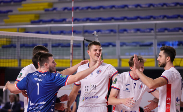 Lupi Siena si riprende subito: 3-0 al Catania