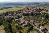 Lega Provinciale Siena: “Biodigestori emergenza odori e insetti in Valdichiana”