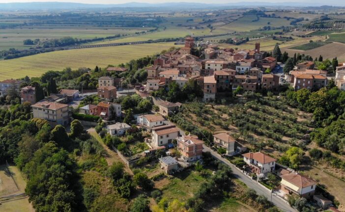 Lega Provinciale Siena: “Biodigestori emergenza odori e insetti in Valdichiana”