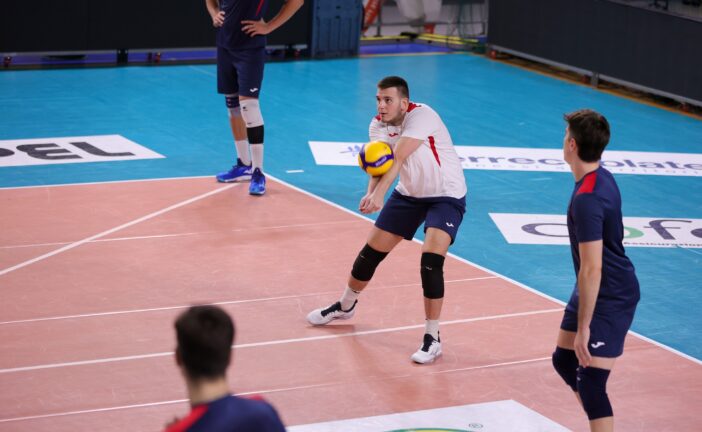 Lupi Siena sfida sfida Cantù al PalaParenti