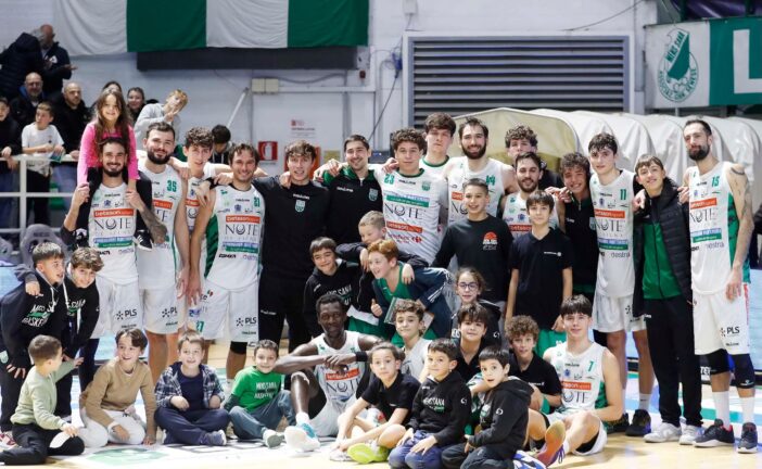 Mens Sana travolgente con Empoli: 93-72