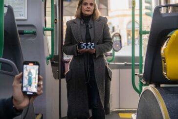 “A volte basta un minuto”: at ha fermato 3 bus contro la violenza sulle donne