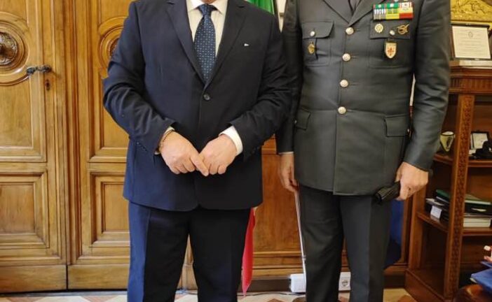 GdF: il comandante generale della Toscana in visita al prefetto