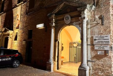 Scatta l’allarme del braccialetto elettronico: stalker ai domiciliari