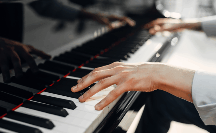 Sulle note di Ravel: il Franci in scena con tre concerti per pianoforte