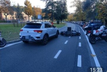 Traffico rallentato in viale Bracci per un incidente tra un’auto e una moto