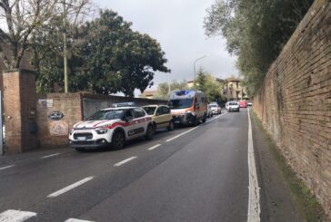Incidente fra un’auto e una moto in via Enea Silvio Piccolomini
