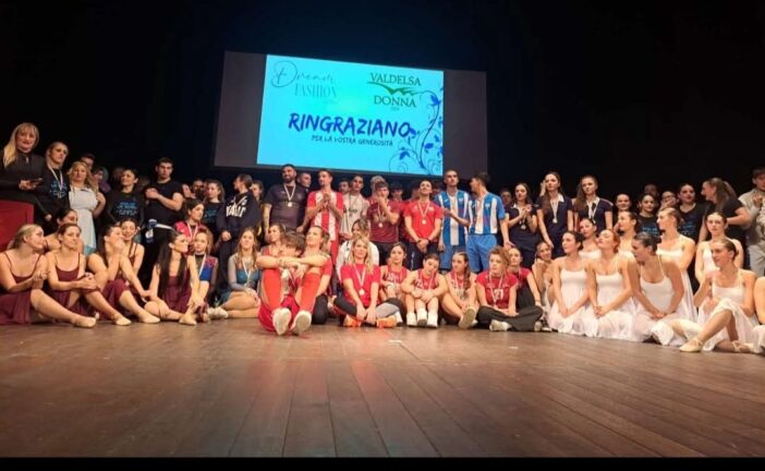 “Contro il cancro facciamo squadra”. A Colle la solidarietà con gli atleti in passerella