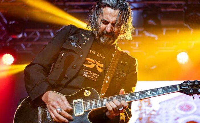 Omar Pedrini e Giuseppe Ragazzini inaugurano il Natale sarteanese