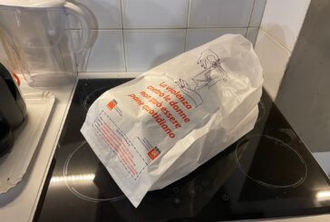 Il messaggio della CGIL Siena sulle buste per il pane  entra in tutte le case