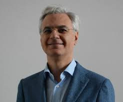 Giangiorgio Satragni: Strauss in Italia