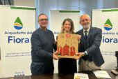 Acquedotto del Fiora sceglie l’EcoNatale: un regalo solidale per oltre 450 dipendenti