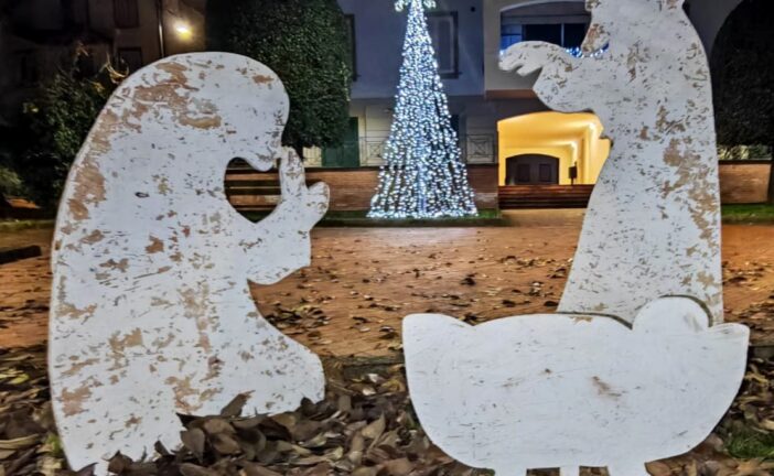 Poggibonsi si accende di magia con gli allestimenti natalizi