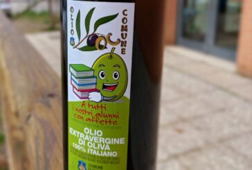 Il Comune di Castelnuovo dona l’olio degli uliveti comunali agli studenti