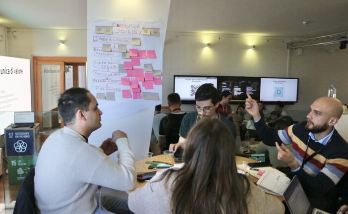 Unisi incubatrice di talenti: NonnApp vince il premio di Techstars Startup Weekend