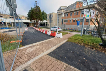 Ospedale: percorso pedonale alternativo e senso unico nella strada interna