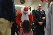 Babbo Natale dei Carabinieri porta doni ai piccoli pazienti dell’Aous