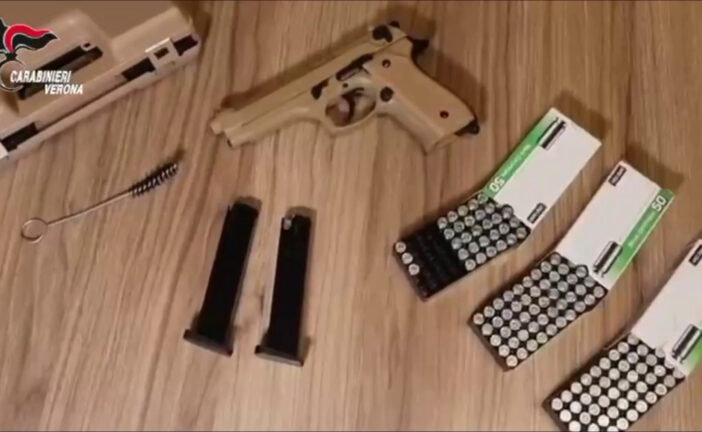 Spari a ciclisti per strada nel Veronese, denunciato un 25enne