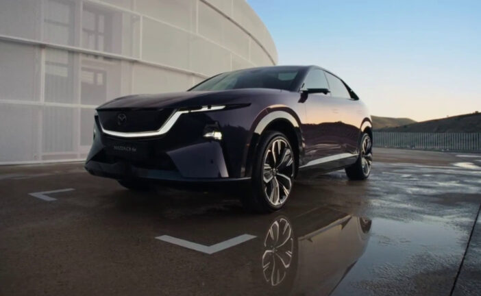 Mazda CX-6e, il SUV elettrico con 484 km di autonomia