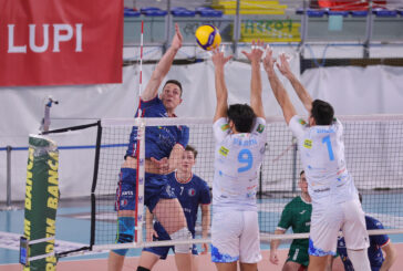 Volley: Lupi Siena lotta ma vince Pineto