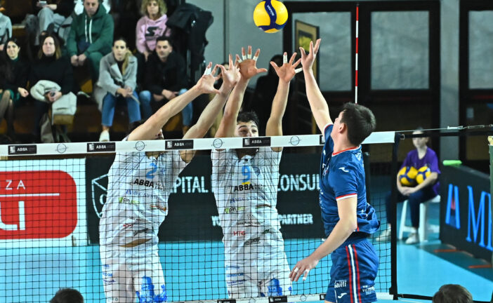 Lupi Siena ci prova ma in semifinale va Pineto