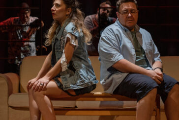 Breve apologia del caos: al Cinema Teatro Amiata una commedia sul nostro tempo