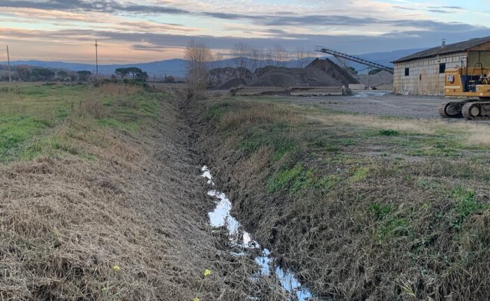 Intervento del Cb6 sul fosso del Ponte